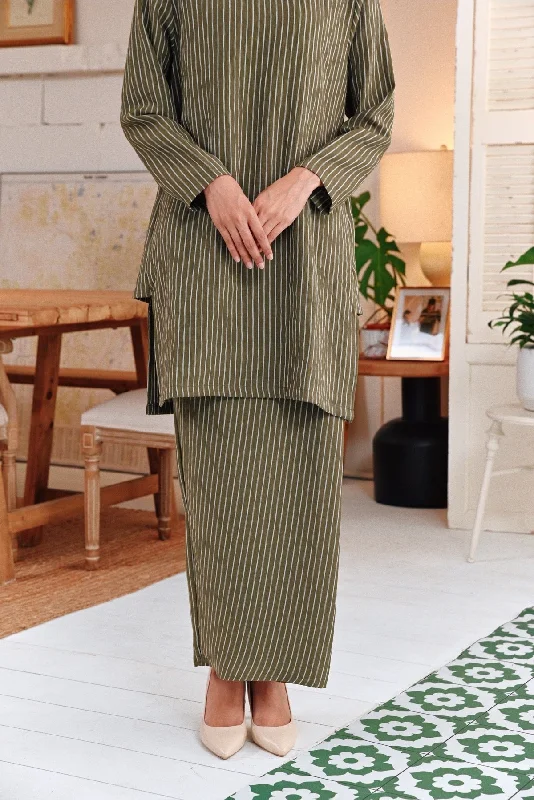 The Jumpa Women Folded Skirt - Leaf Stripe wool skirt thick